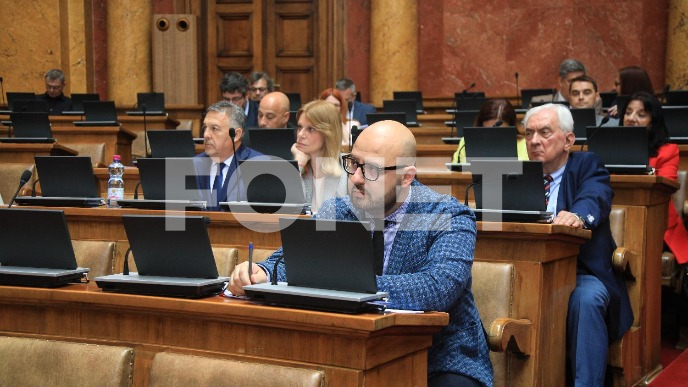 Politička slabost SNS