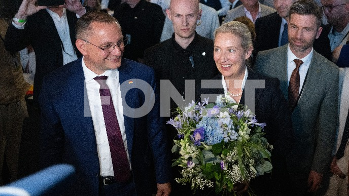 Kongres uprkos protestima