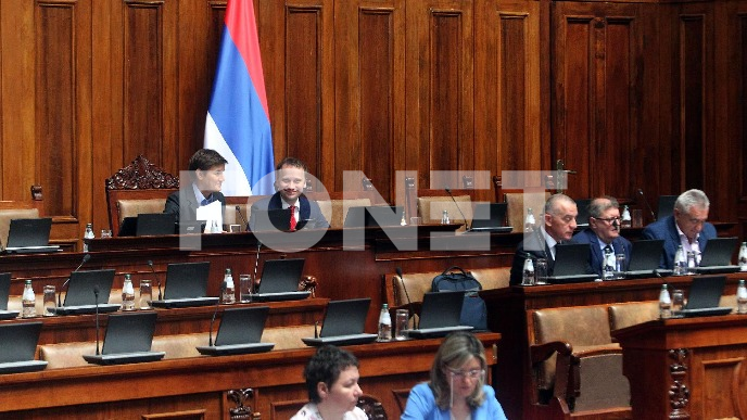 Pašić: Ne štedeti na deci
