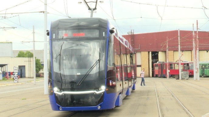 Oprez u zonama šinskih vozila