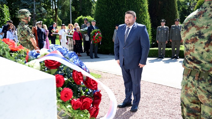 Venac na Spomenik zahvalnosti