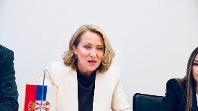 Izvinjenje predsedniku i vladi