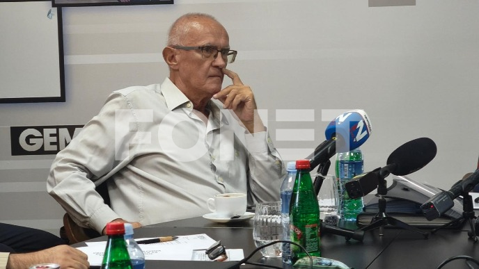 Fingiranje dijaloga o zakonu