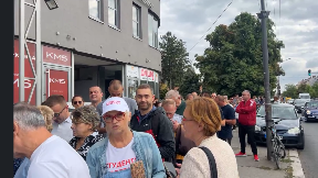 Od jutros redovi za potpise