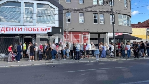 Strpljivi u redu za studente