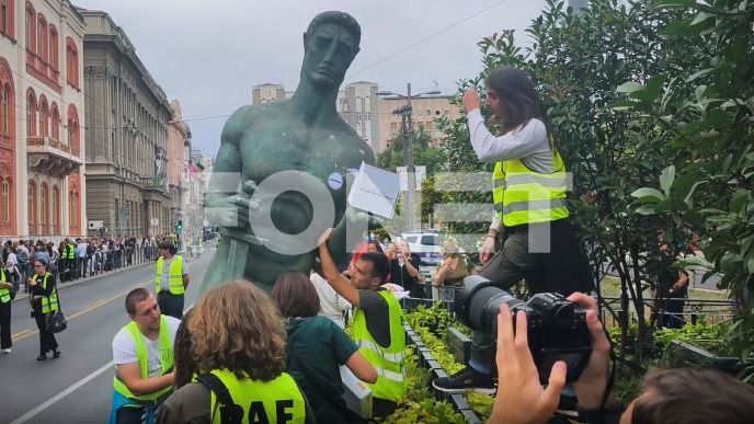 Okupljanje pred predaju liste 