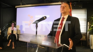 Vučić kontradiktoran