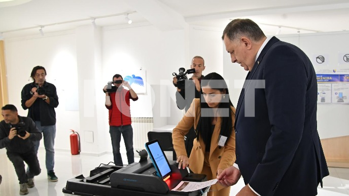 Dodik proglasio pobedu