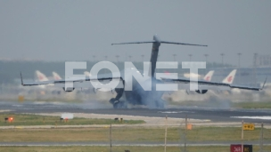 SAD povukle avione 