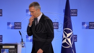 NATO se meša u politiku