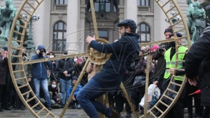 "Eksperiment" ispred Skupštine