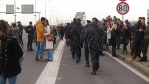 Izaći na proteste