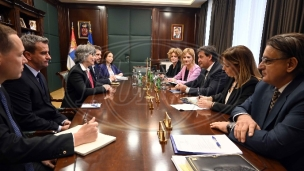 Sastanci sa osam ambasadora 
