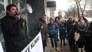 Protest zaposlenih u "Lazi" ispred SPS