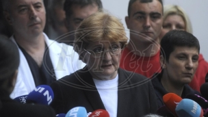 Devojčica i dalje kritično