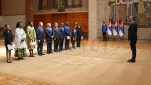 Vučić primio akreditivna pisma