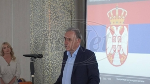 Vučić se sve teže kontroliše