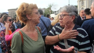 Zarobljeno i podeljeno društvo