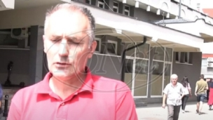 Naoružan uznemiravao novinara 