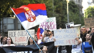 Građani čekaju kolonu