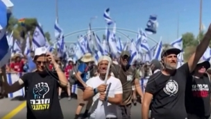 Protest pred parlamentom