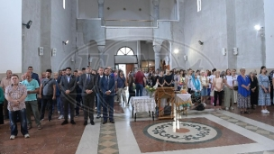 Liturgija i celivanje moštiju