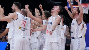 Zajedničko gledanje košarke 