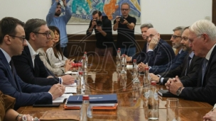 Vučić zatražio angažman Kfora