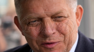 Vučić čestitao Ficu