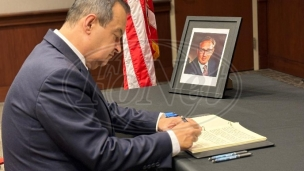 Upisivanje u knjigu žalosti