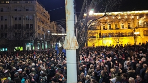 Razbijena stakla na Skupštini