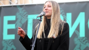 Ponekad mislim da smo sami 