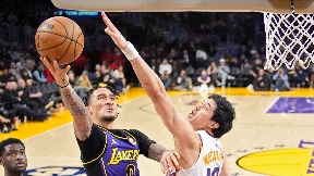 Feniks - LA Lejkers 127:109